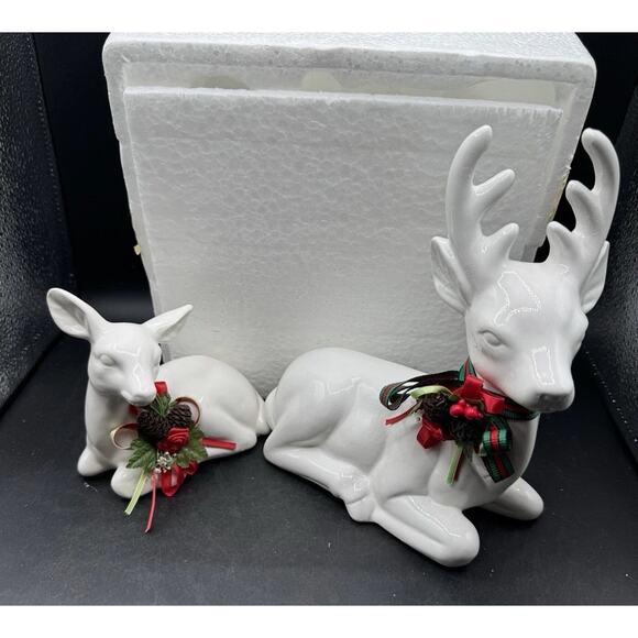 DELUXE DEER FAMILY W/CHRISTMAS BOWS TWO PIECE EARTHENWARE CENTER PIECE - Picture 9 of 10